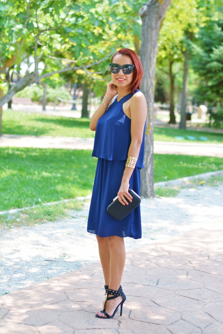 Look con vestido azul